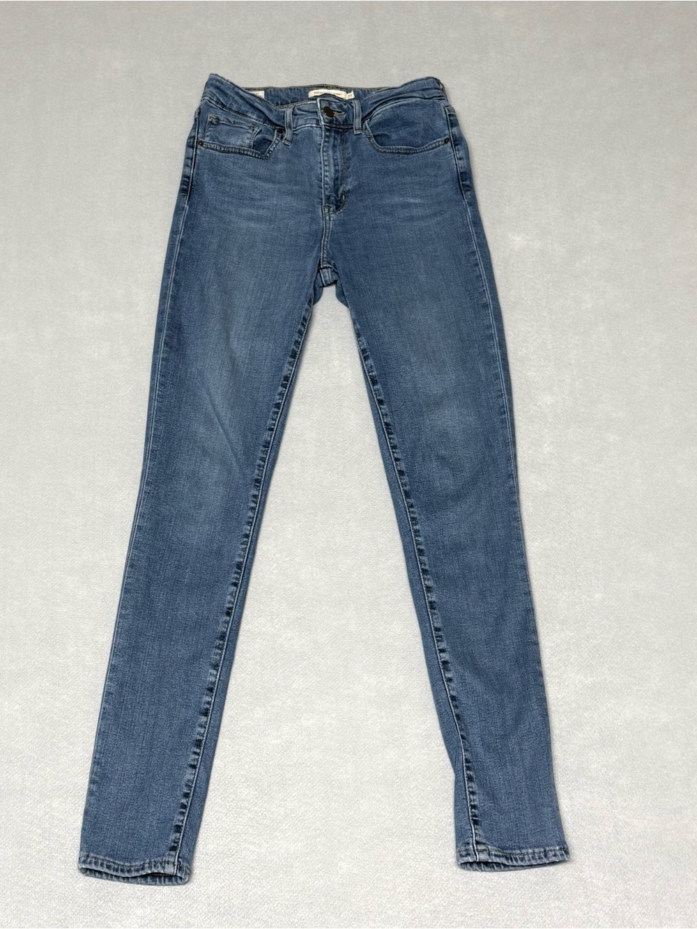 Levis Classic high rise Blue Women’s Skinny Jeans size 27
